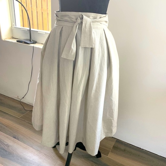 H&M Dresses & Skirts - H&M Skirt pleated flare  cotton